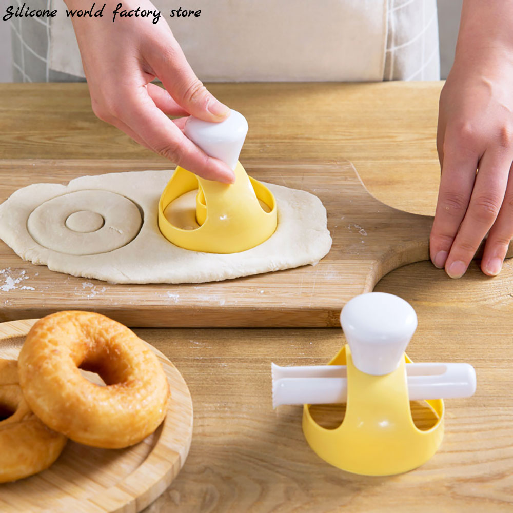 قالب سيليكون للحلويات والخبز و - مراجعة Donut Mold Silicone وسعره